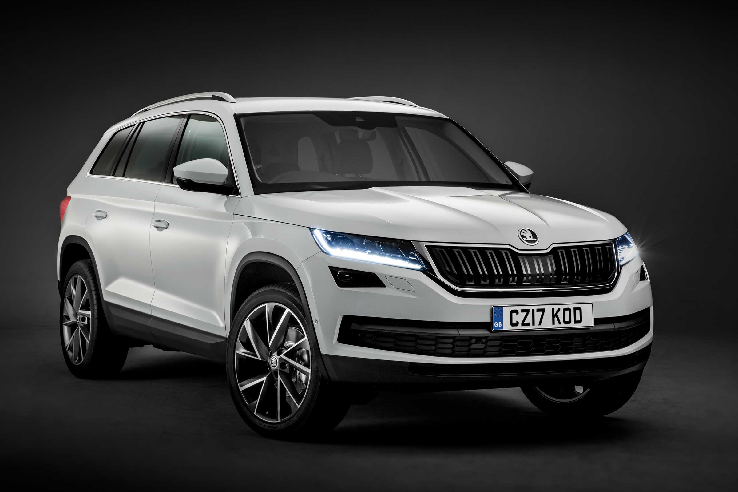 Its stylish design echoes that of the acclaimed Skoda Superb saloon