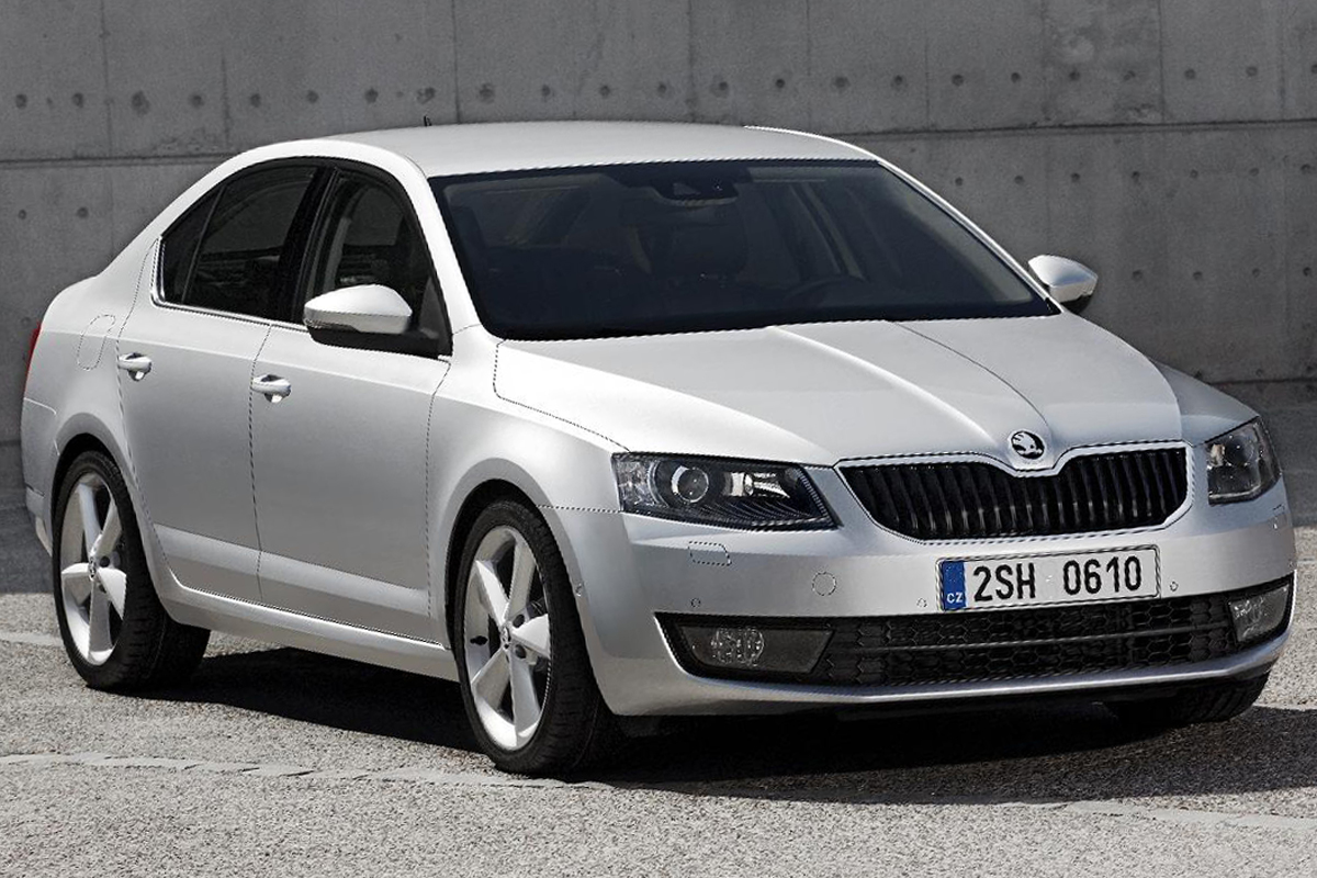 Skoda Octavia saloon 2013 front quarter