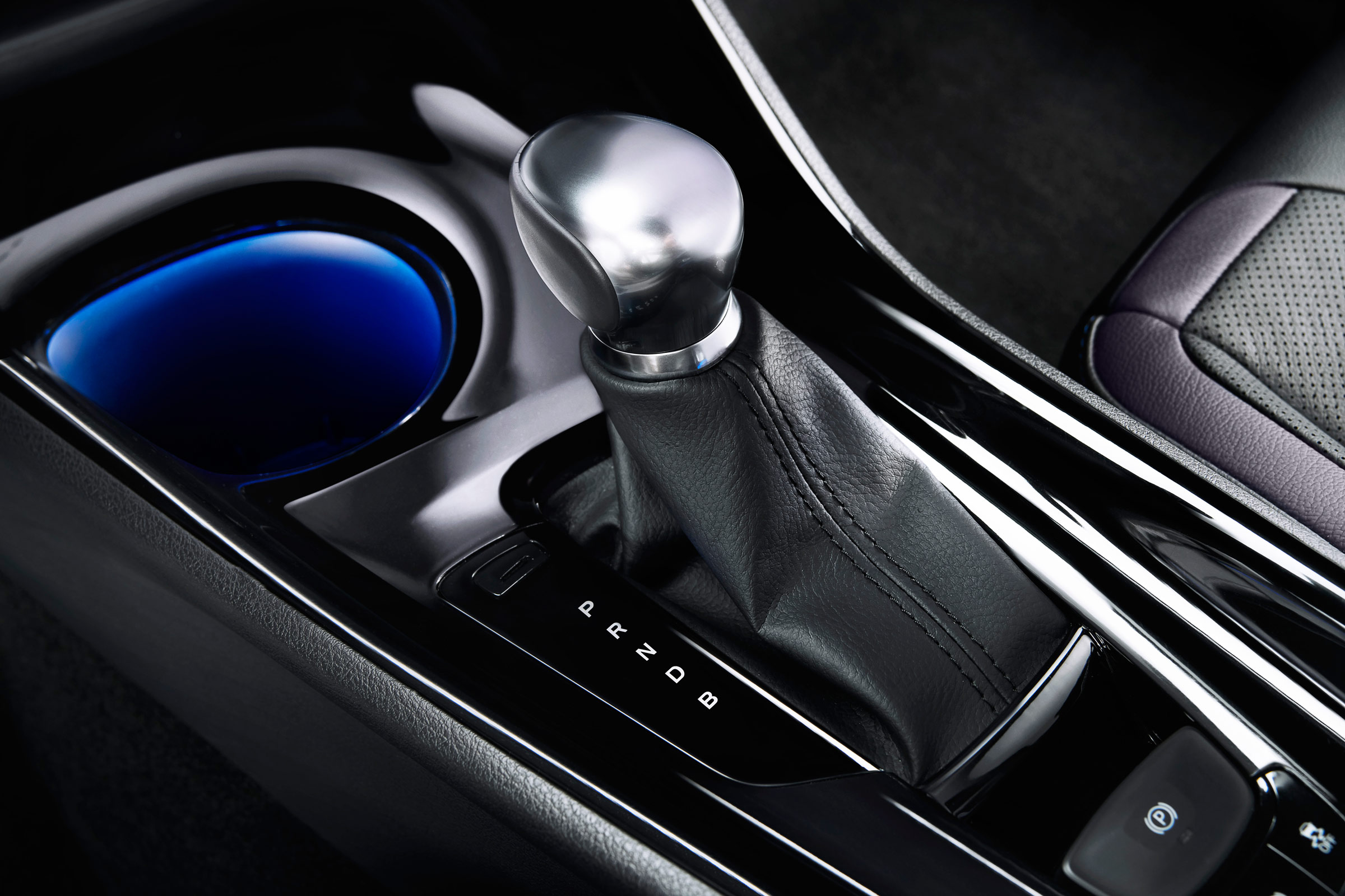 Hybrid models are fitted with a CVT-type automatic gearbox which is noisy