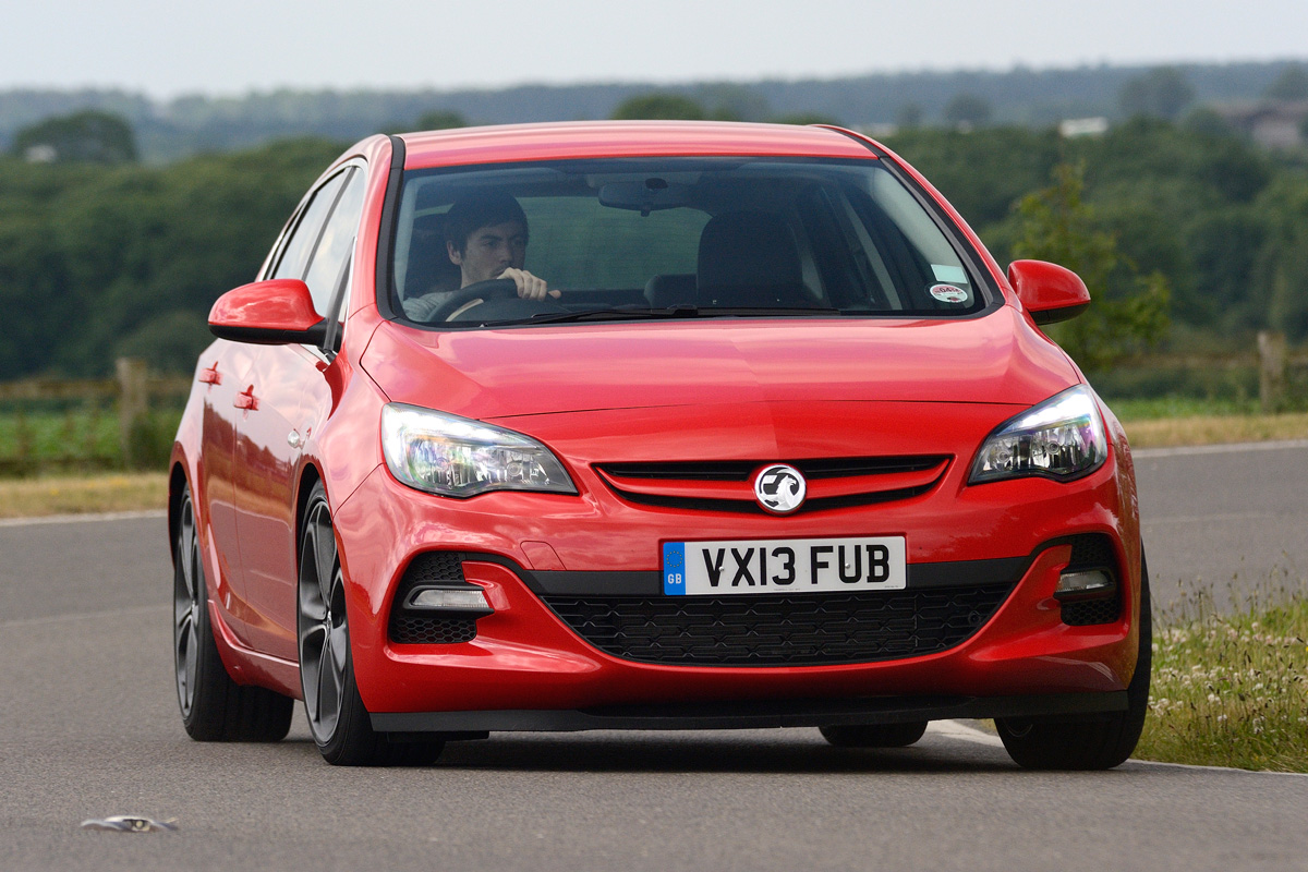 Vauxhall Astra 2013 front cornering