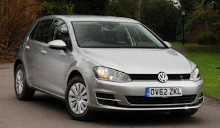 Volkswagen Golf MkVII 2013 front quarter