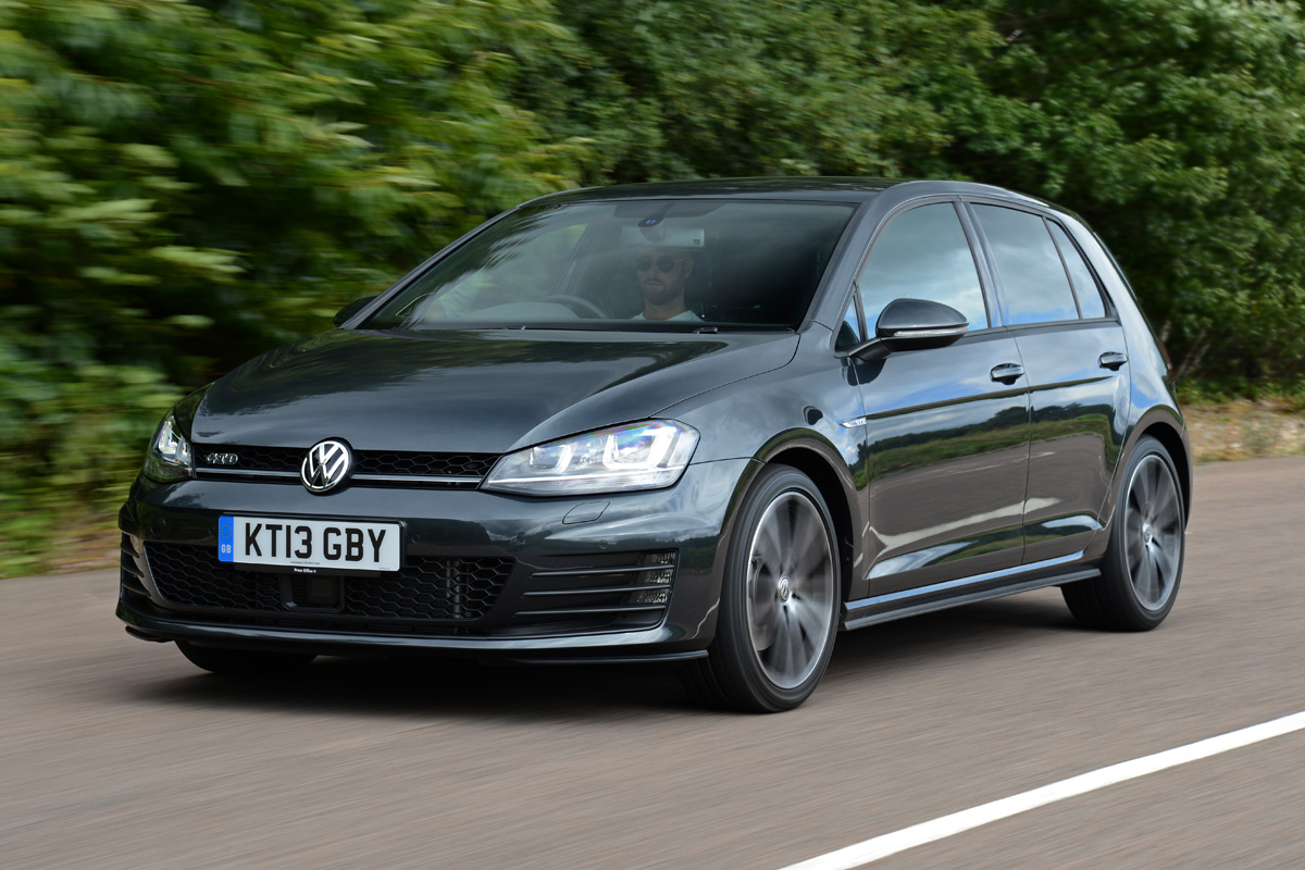 Volkswagen Golf 2013 front quarter tracking