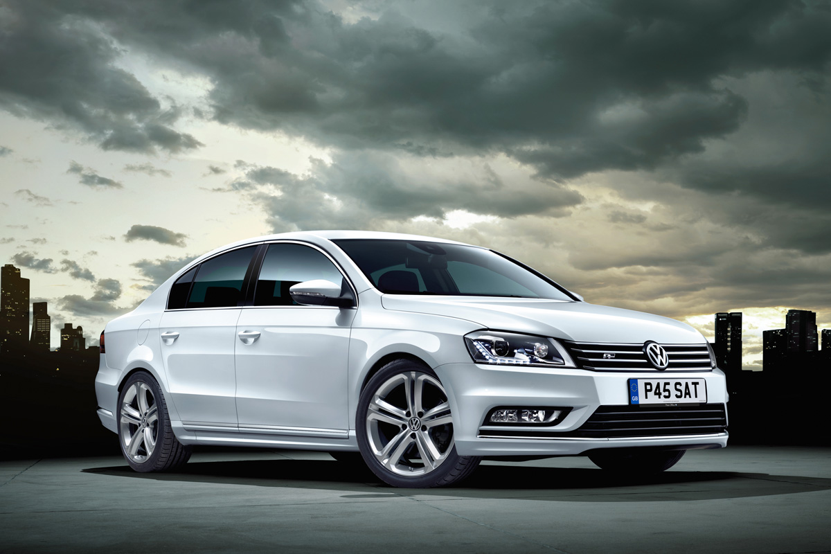 Volkswagen Passat R-Line saloon 2013 front quarter