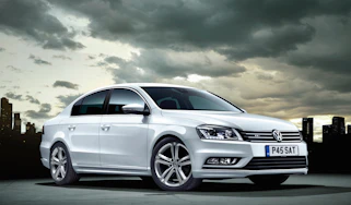 Volkswagen Passat R-Line saloon 2013 front quarter