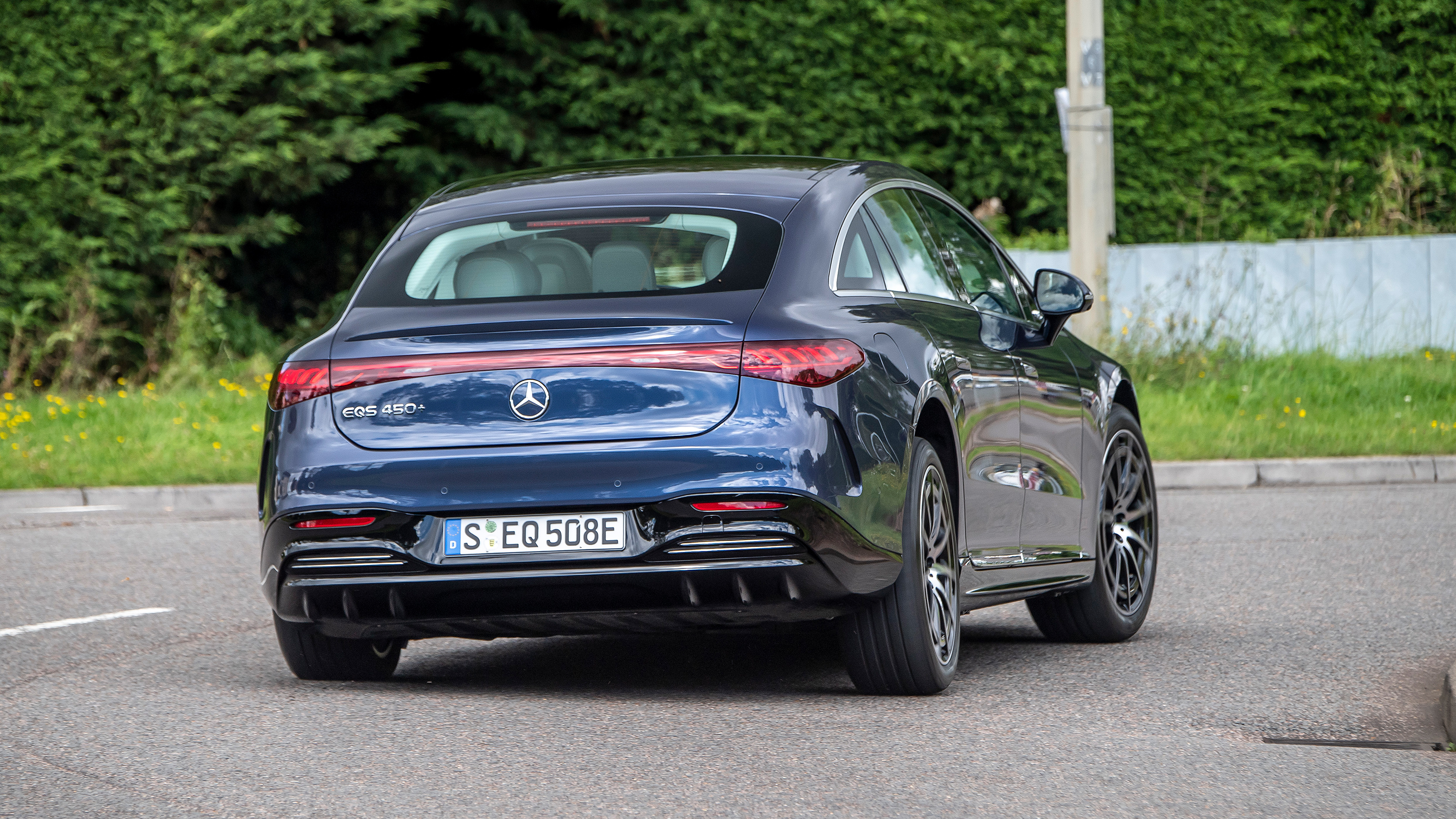 Mercedes EQS hatchback rear cornering