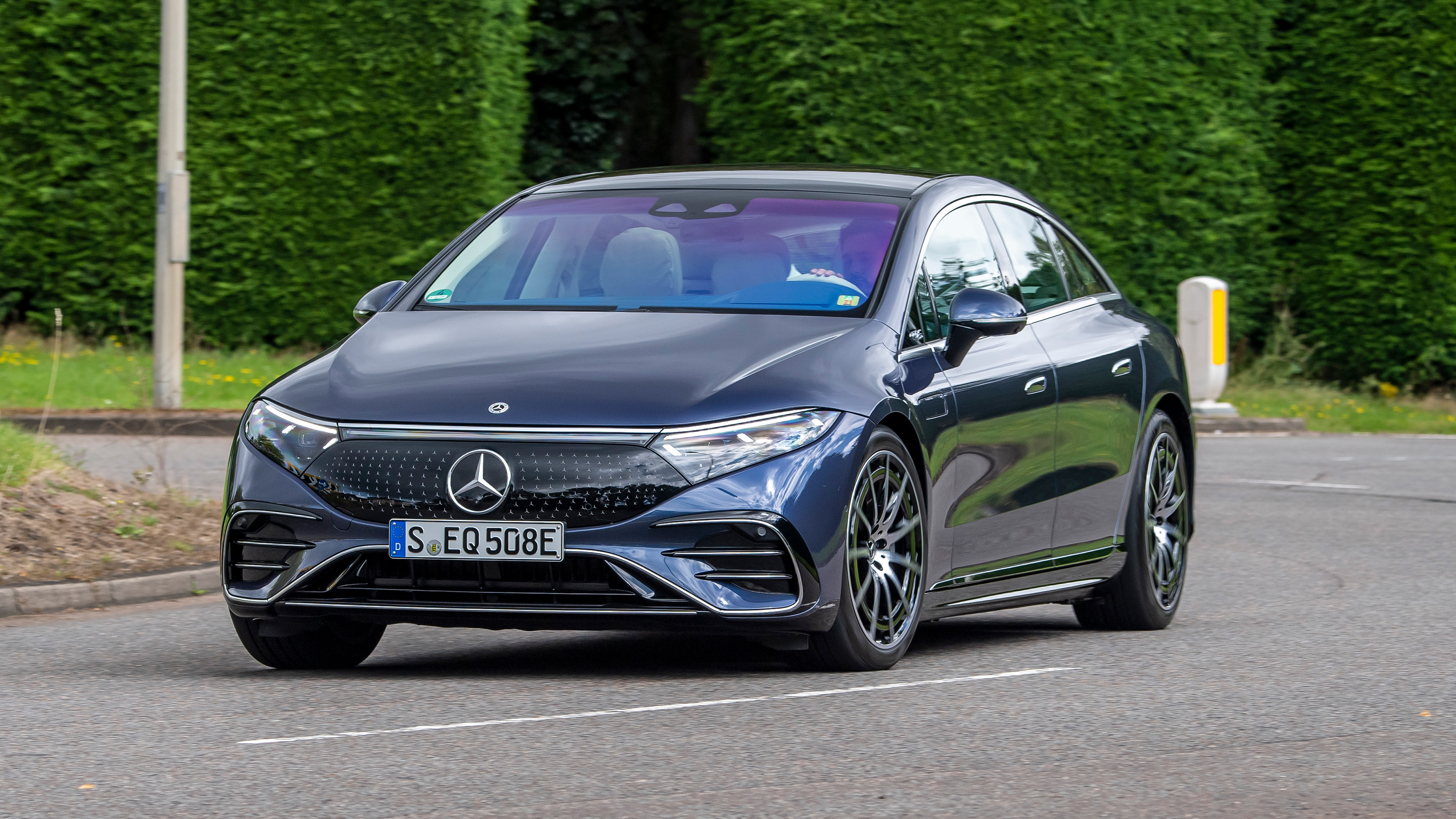 Mercedes EQS hatchback front cornering