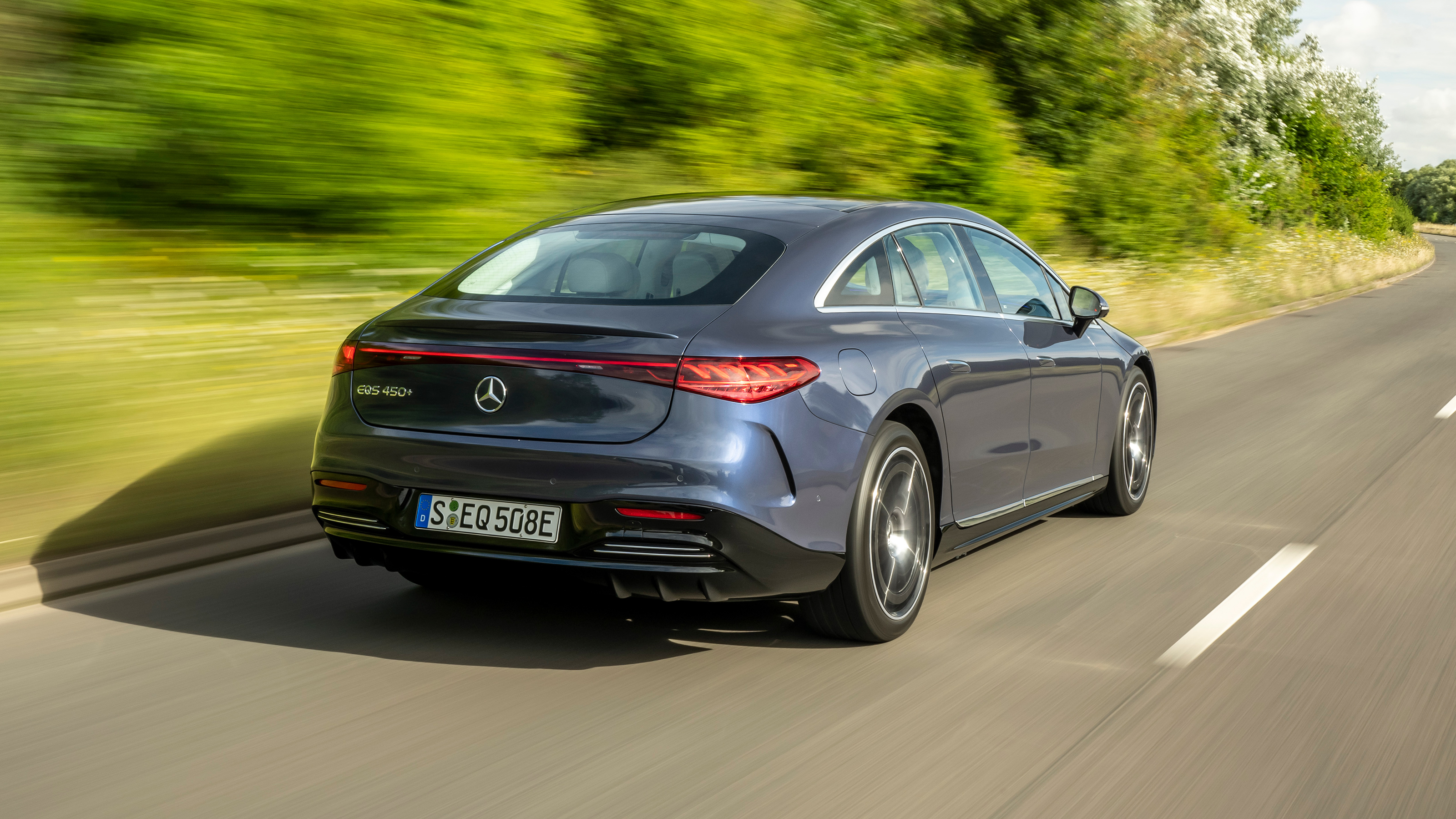 Mercedes EQS hatchback rear 3/4 dynamic