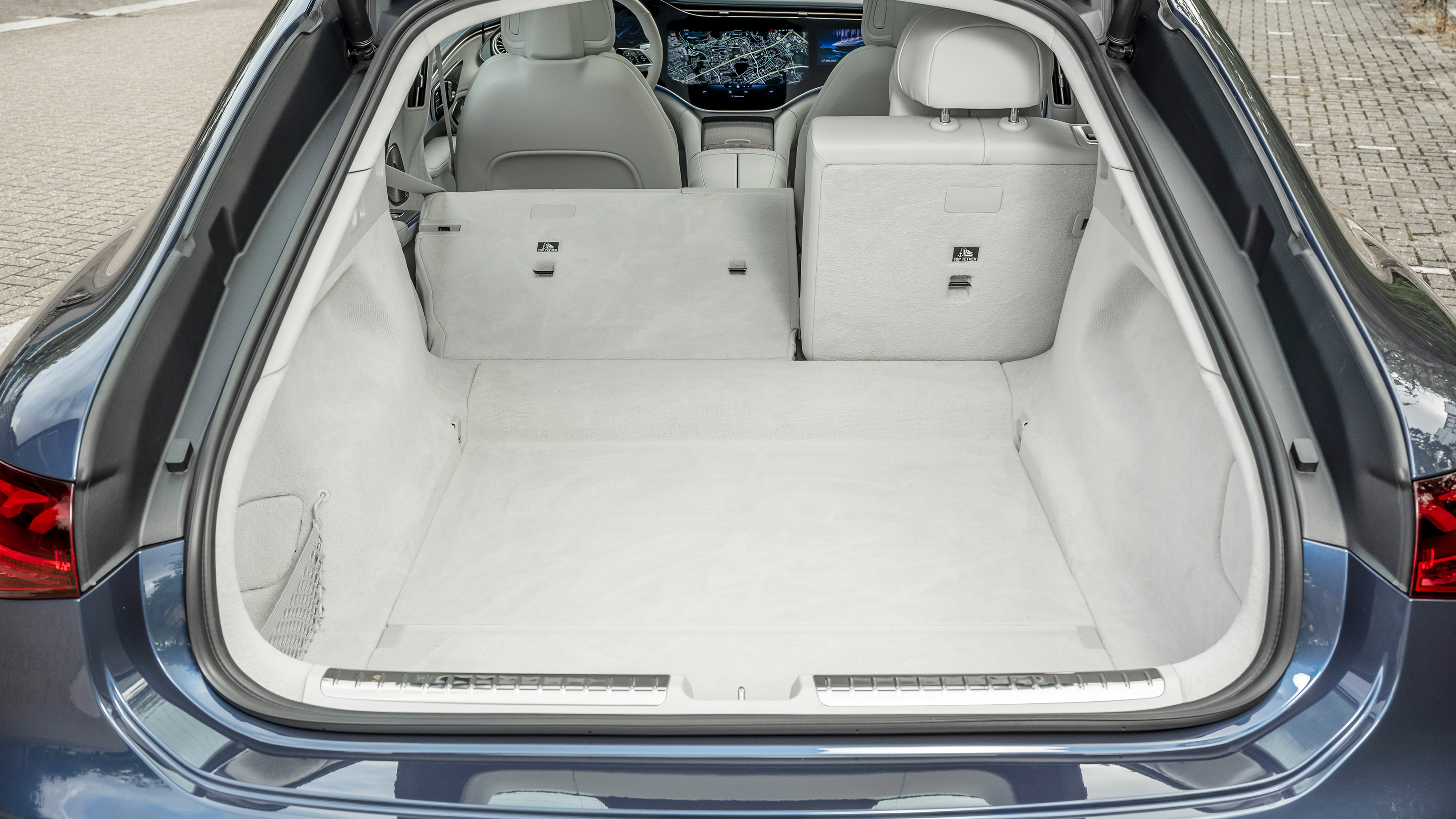Mercedes EQS hatchback boot
