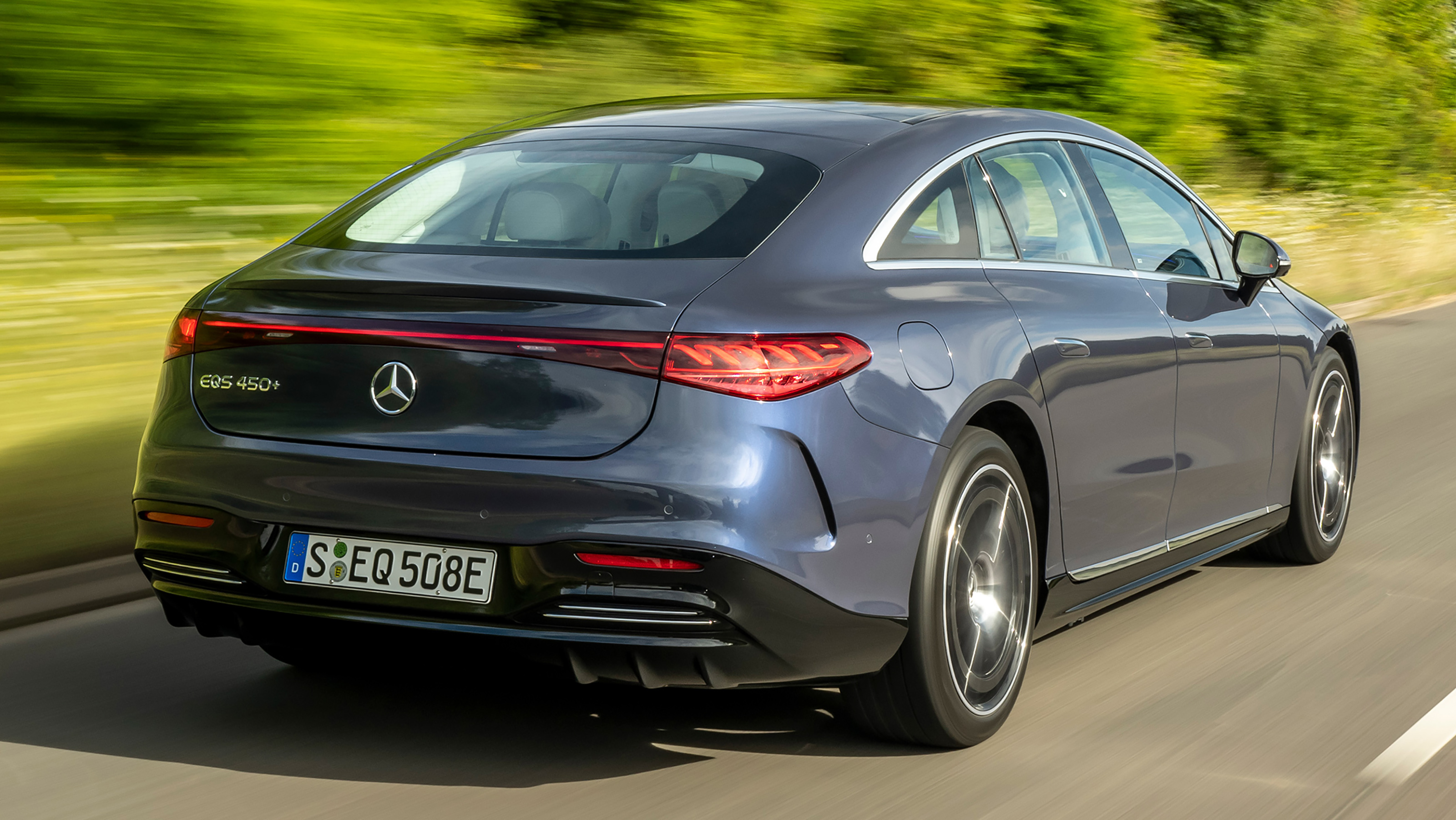 Mercedes EQS hatchback rear 3/4 tracking