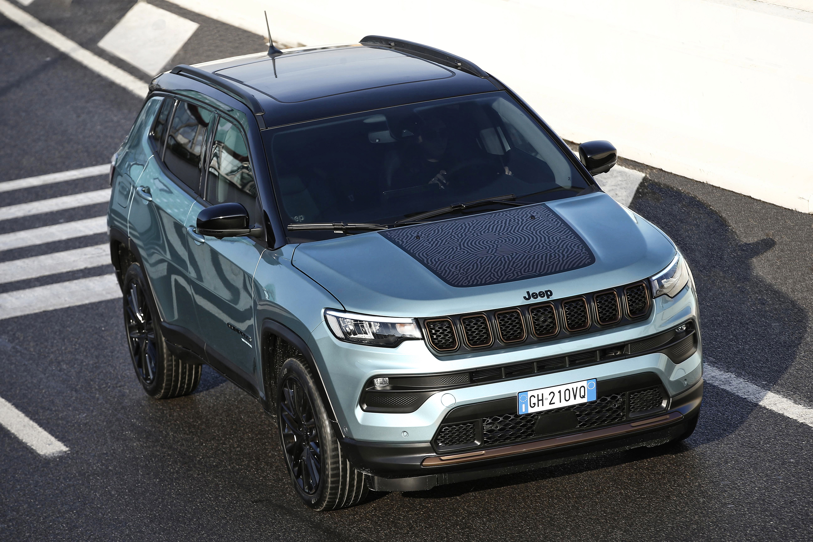 Jeep Compass e-Hybrid front