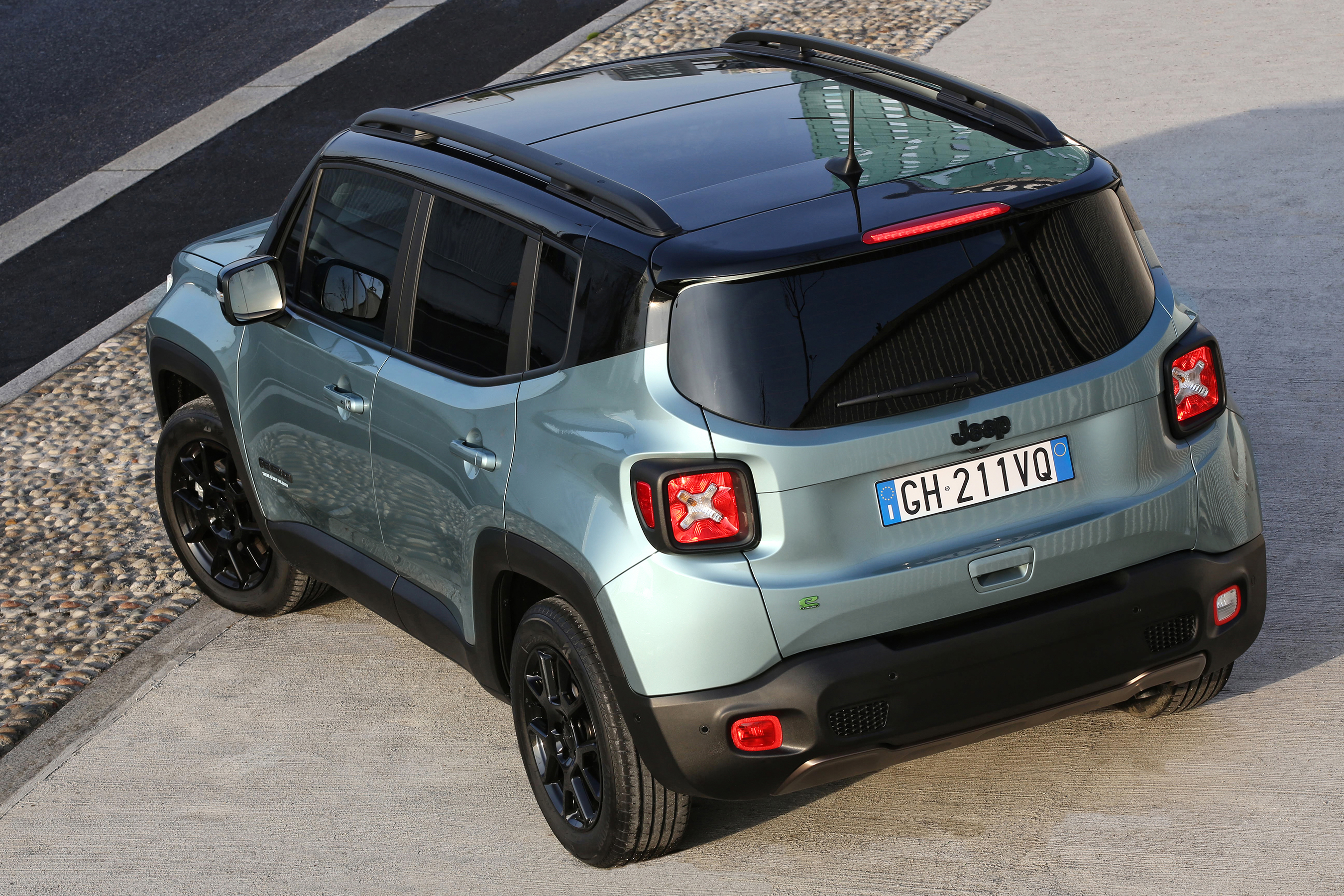 Jeep Renegade e-Hybrid rear view