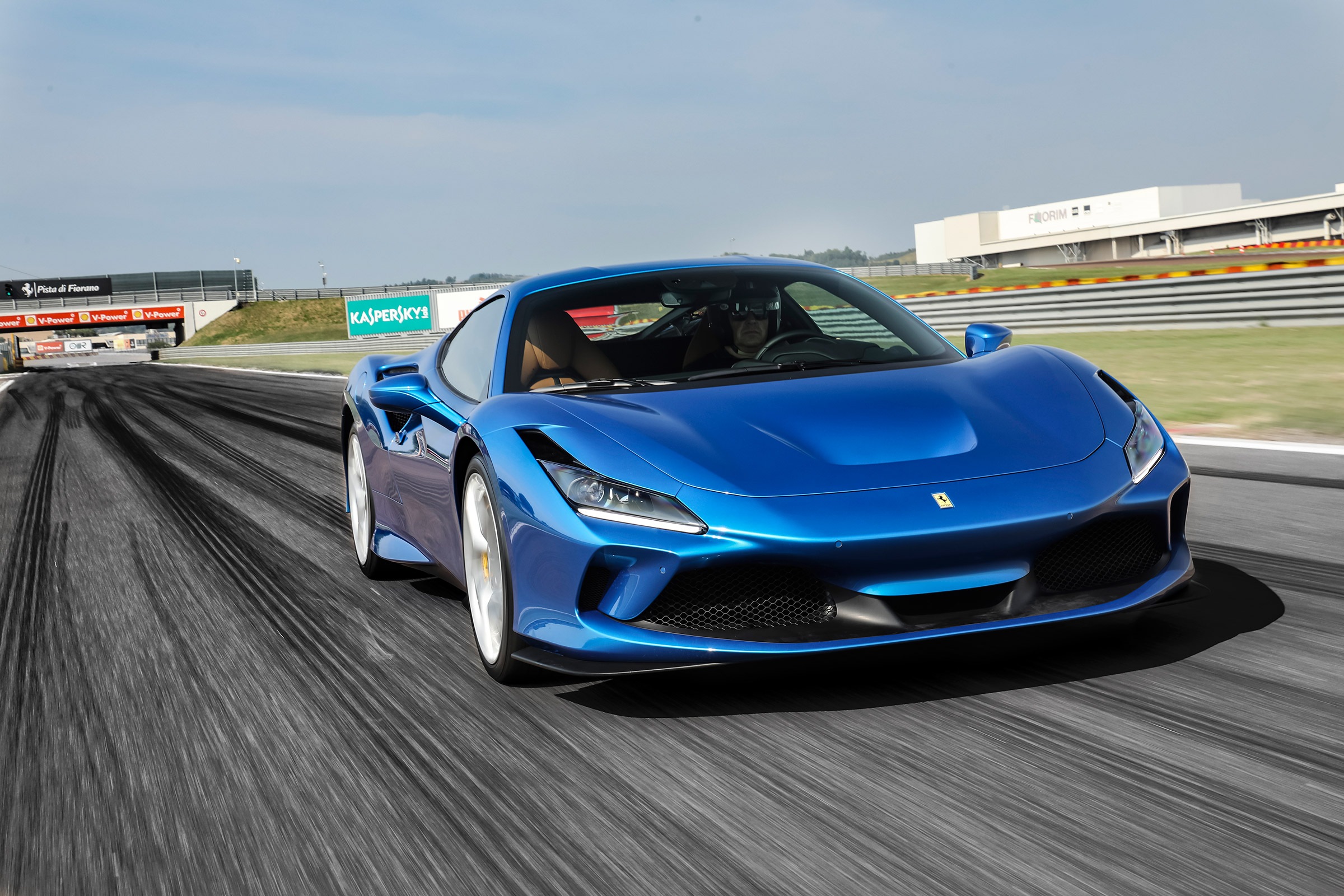 Ferrari F8 Tributo front tracking