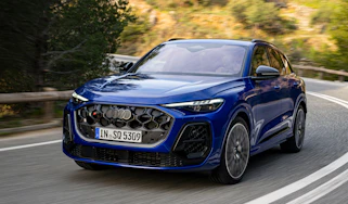 Audi SQ5 front quarter driving